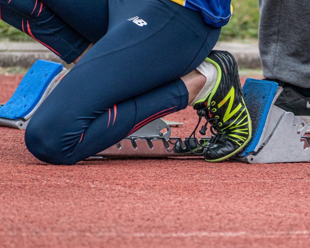 a runner on the starting block